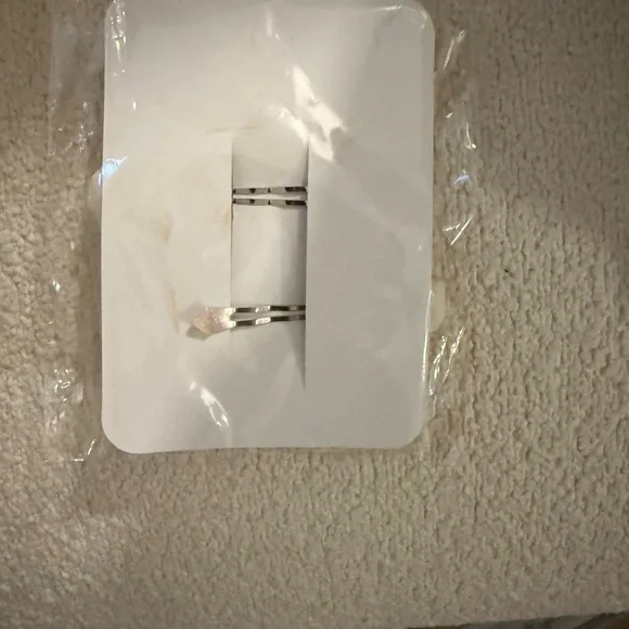 Hair Clips - Picture 2 of 8